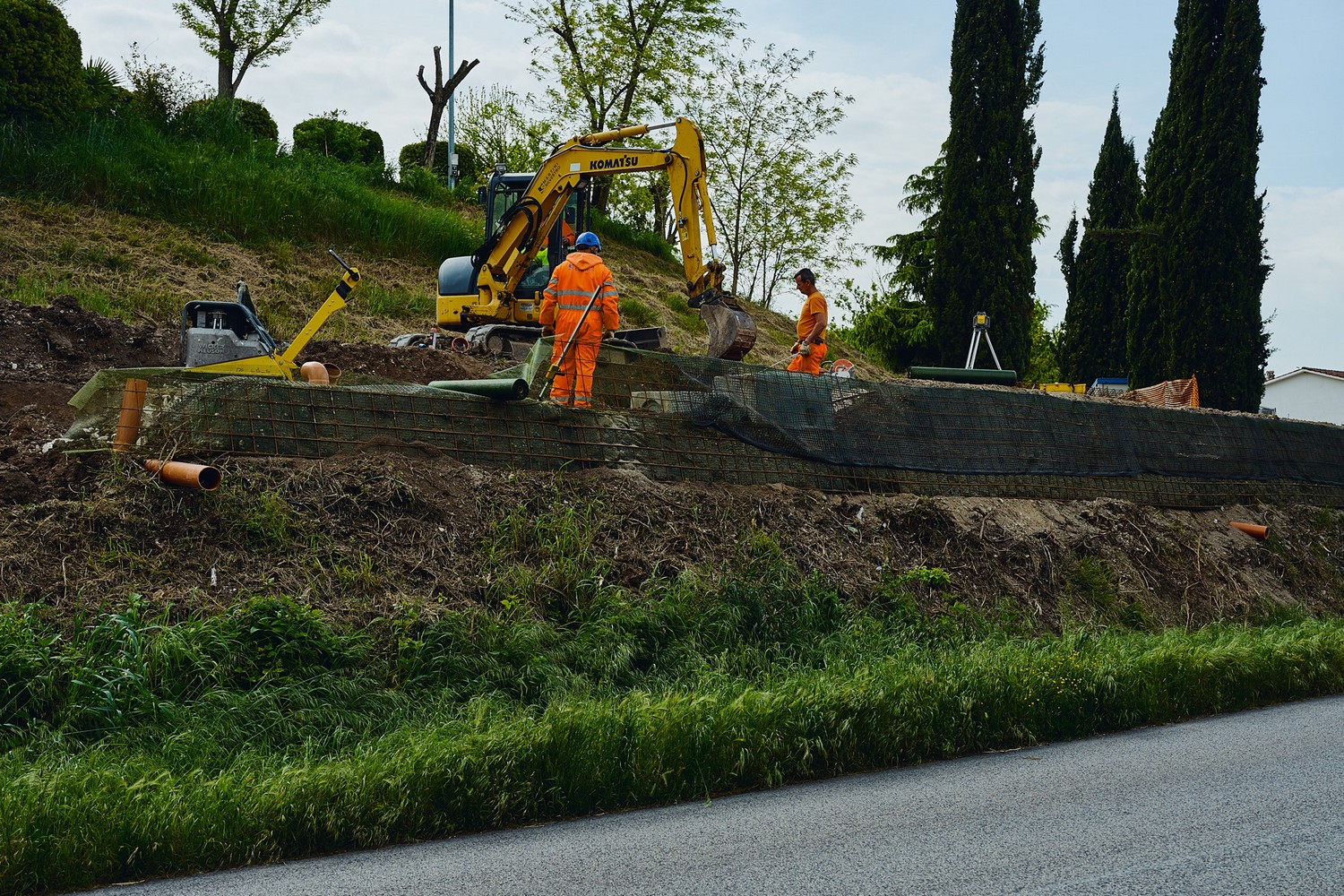 Terre armate lungo pista ciclabile a Rivadolmo